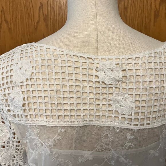 Adiva - Long Sleeve Lace Overlay with Spaghetti Strap Camisole / White / Size L - Picture 7 of 14